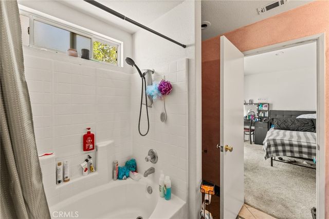 955 Peacock Dr, San Jacinto, CA 92583