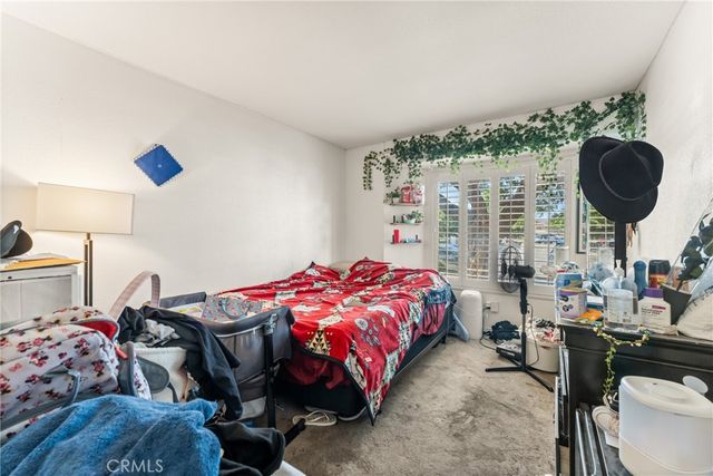 955 Peacock Dr, San Jacinto, CA 92583