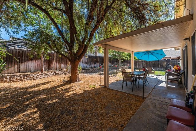 955 Peacock Dr, San Jacinto, CA 92583