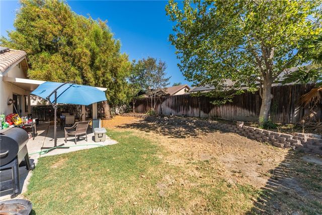 955 Peacock Dr, San Jacinto, CA 92583