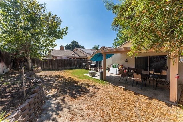 955 Peacock Dr, San Jacinto, CA 92583