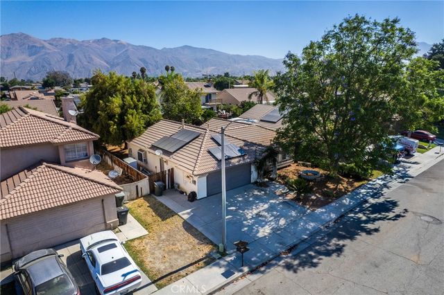 955 Peacock Dr, San Jacinto, CA 92583