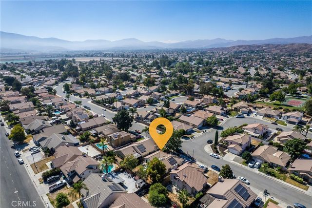 955 Peacock Dr, San Jacinto, CA 92583