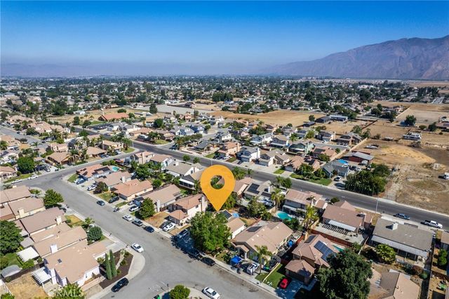 955 Peacock Dr, San Jacinto, CA 92583