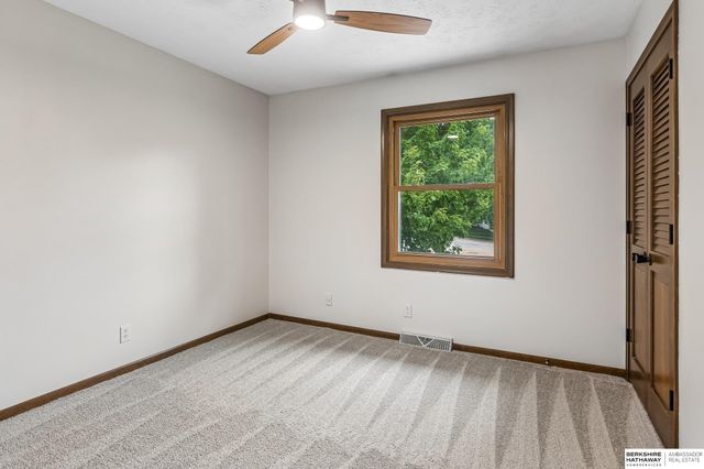 4924 N 117th Circle, Omaha, NE 68164