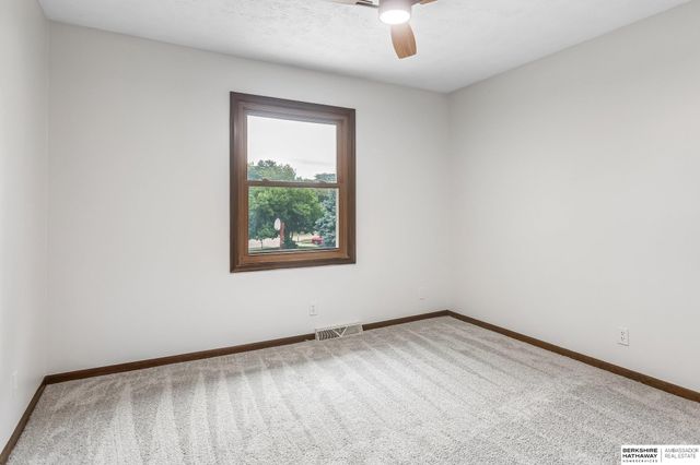 4924 N 117th Circle, Omaha, NE 68164