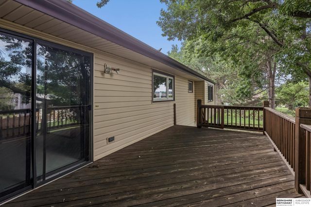 4924 N 117th Circle, Omaha, NE 68164