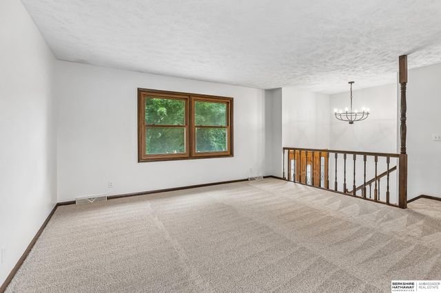 4924 N 117th Circle, Omaha, NE 68164