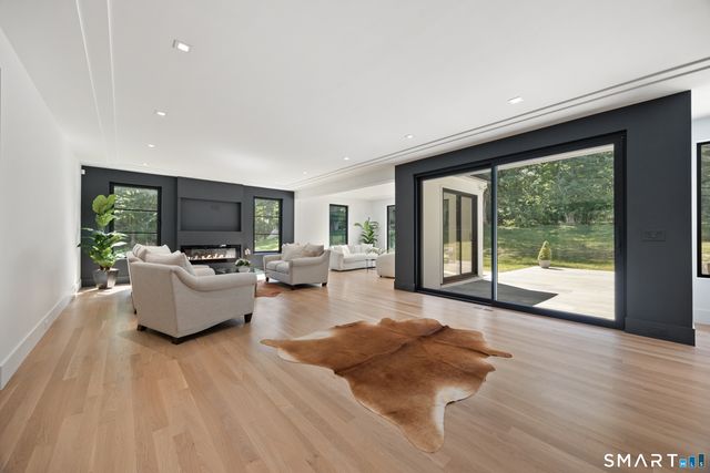 1 Twin Oaks Lane, Westport, CT 06880