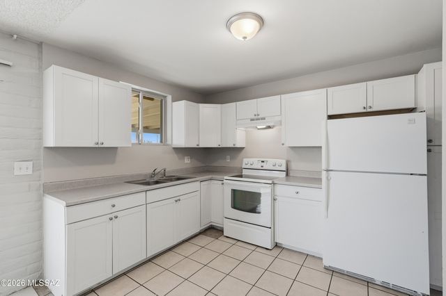 210 S Alandale Place, Tucson, AZ 85710