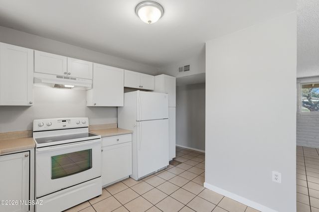 210 S Alandale Place, Tucson, AZ 85710