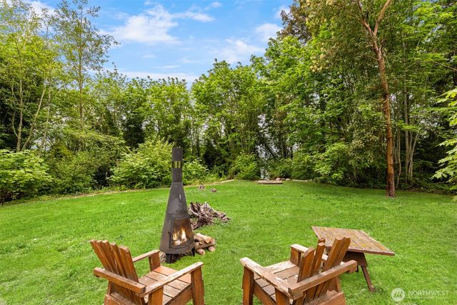 14517 Henderson Road NE, Bainbridge Island, WA 98110