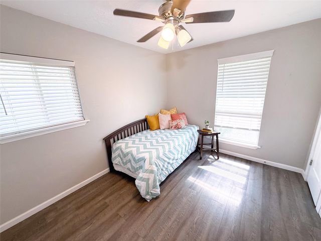 307 Bellmar Lane, Friendswood, TX 77546