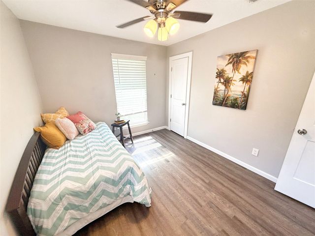 307 Bellmar Lane, Friendswood, TX 77546