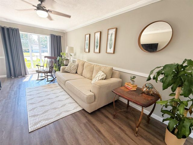 307 Bellmar Lane, Friendswood, TX 77546