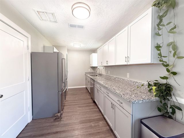 307 Bellmar Lane, Friendswood, TX 77546