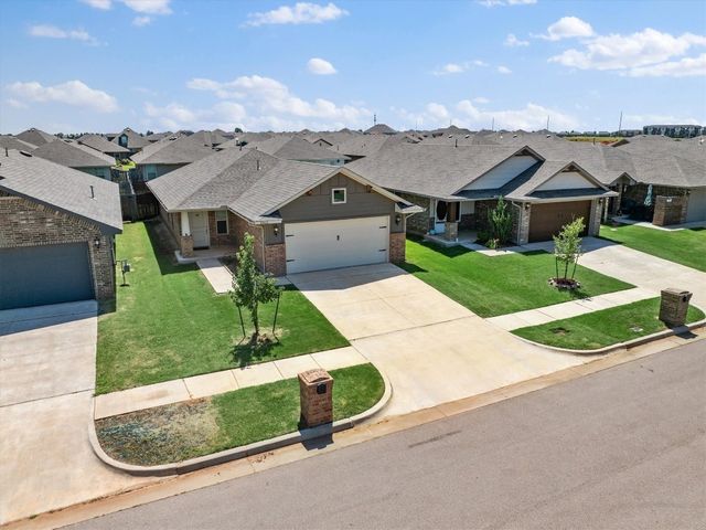 19616 Brookville Drive, Edmond, OK 73012