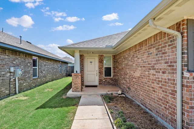 19616 Brookville Drive, Edmond, OK 73012