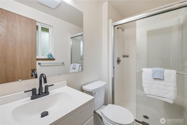 35311 19th Avenue SW, Federal Way, WA 98023