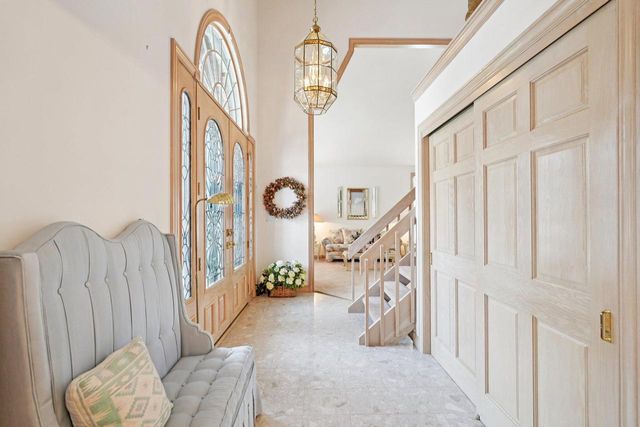 4555 Edington LANE, Brookfield, WI 53045