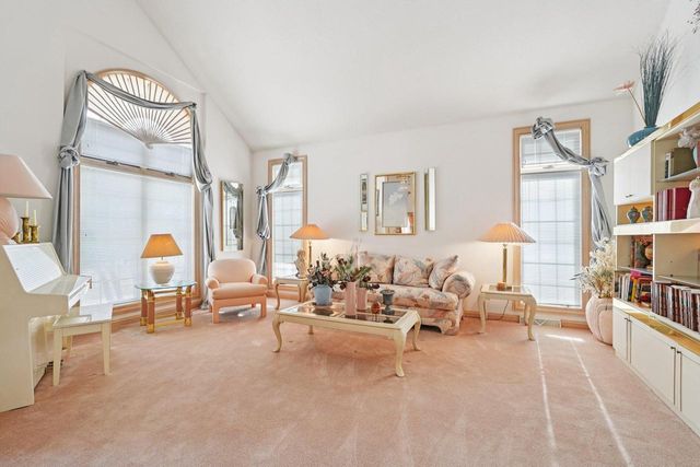 4555 Edington LANE, Brookfield, WI 53045