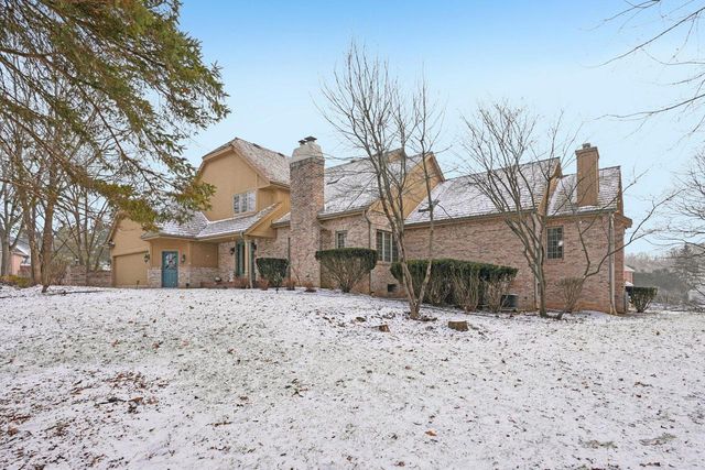 4555 Edington LANE, Brookfield, WI 53045