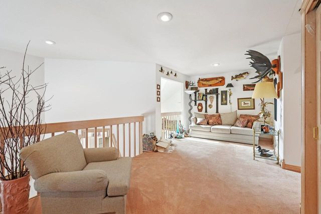 4555 Edington LANE, Brookfield, WI 53045