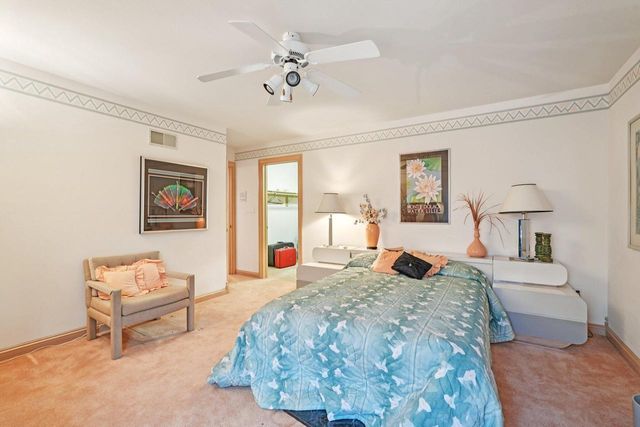 4555 Edington LANE, Brookfield, WI 53045