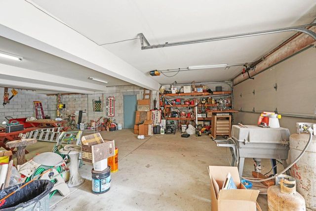 4555 Edington LANE, Brookfield, WI 53045