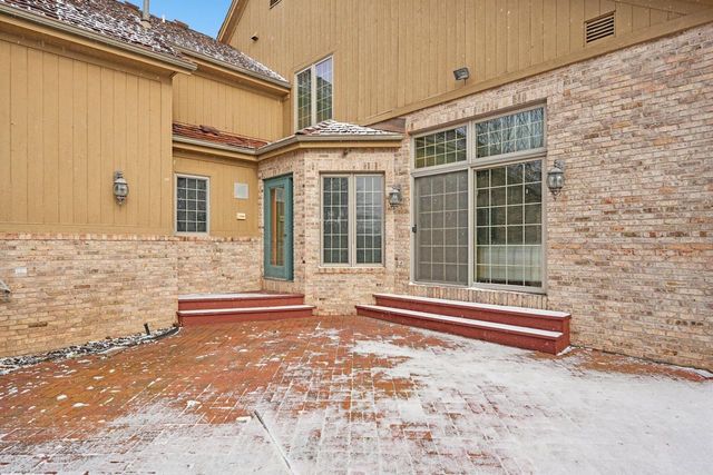 4555 Edington LANE, Brookfield, WI 53045