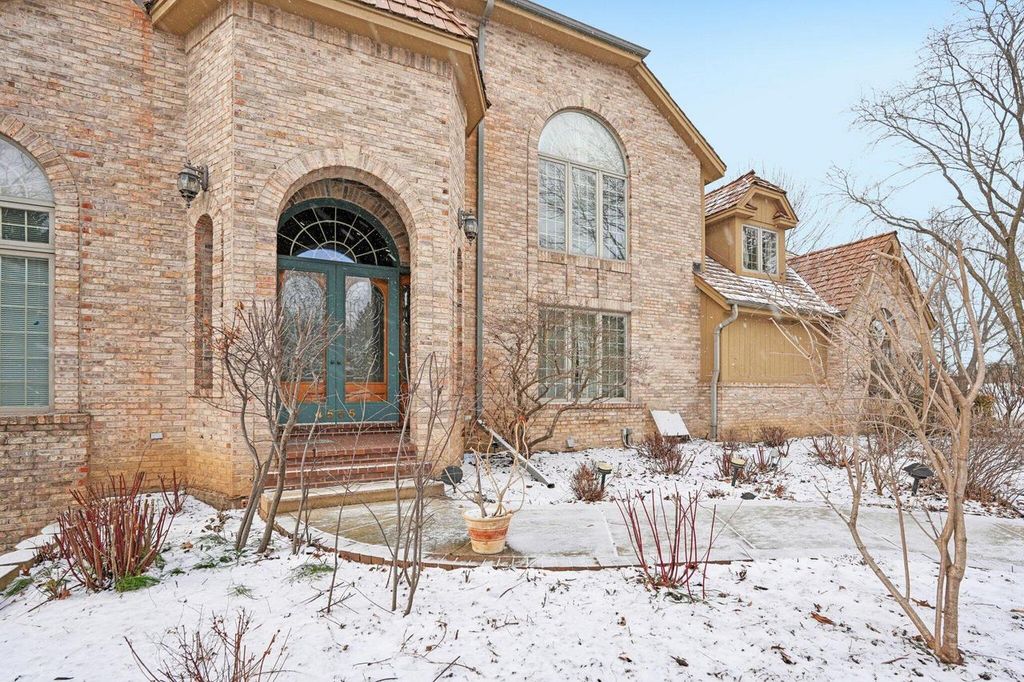 4555 Edington LANE, Brookfield, WI 53045