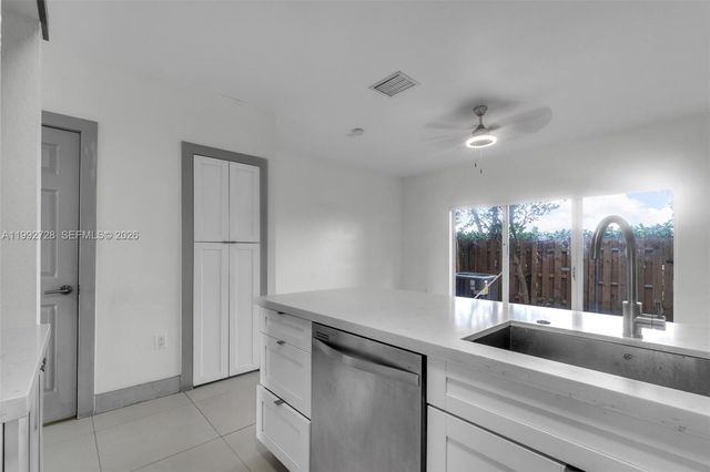 1720 NE 33rd Ave 104-5, Homestead, FL 33033
