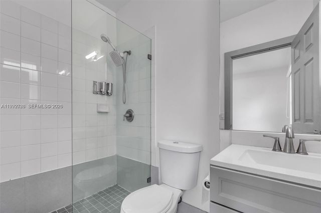 1720 NE 33rd Ave 104-5, Homestead, FL 33033