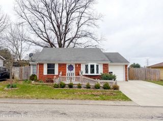 6024 Highliner Dr, Louisville, KY 40291