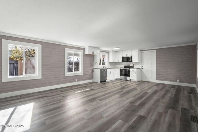 97 Prater Way, Sparks, NV 89431