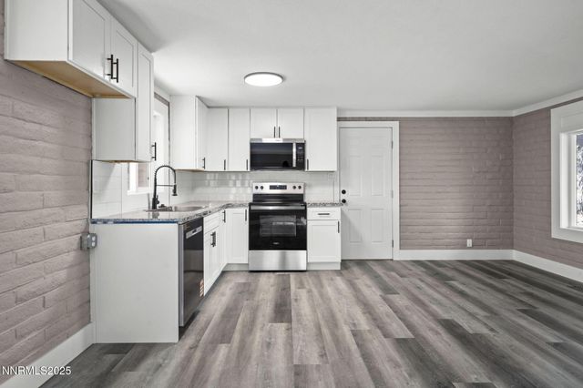 97 Prater Way, Sparks, NV 89431