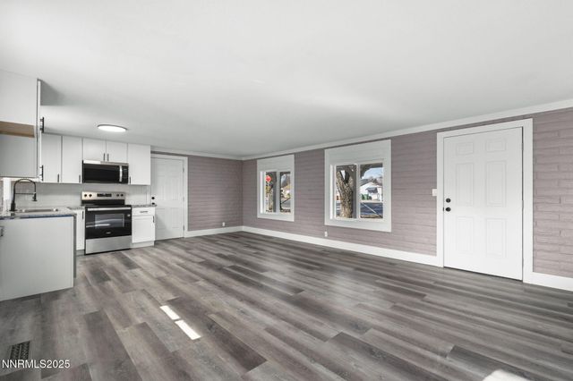 97 Prater Way, Sparks, NV 89431