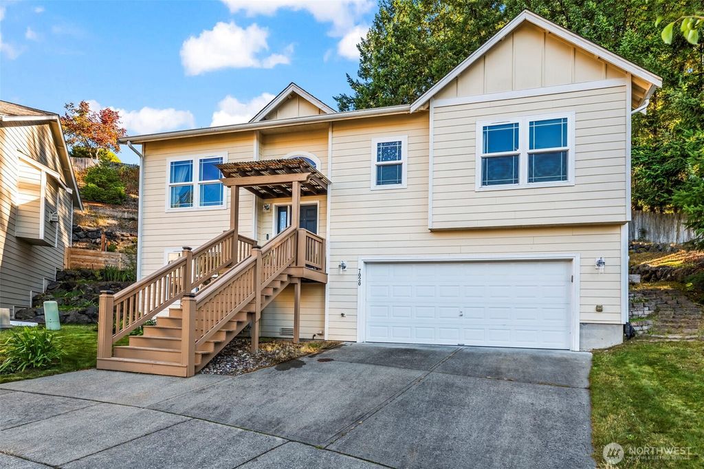 7020 St Charles Lane NE, Bremerton, WA 98311