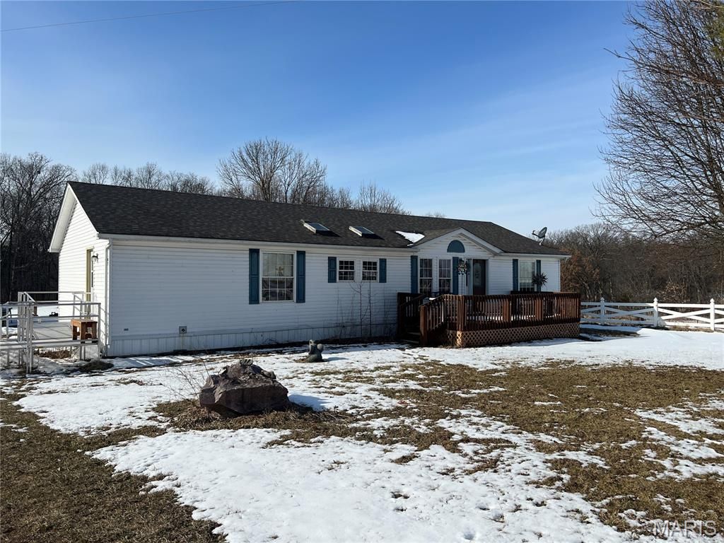 79 Pinnacle Lake Road, New Florence, MO 63363