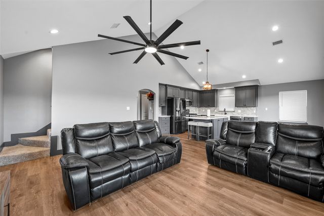 136 Hcr 2221 E, Aquilla, TX 76622