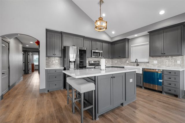 136 Hcr 2221 E, Aquilla, TX 76622