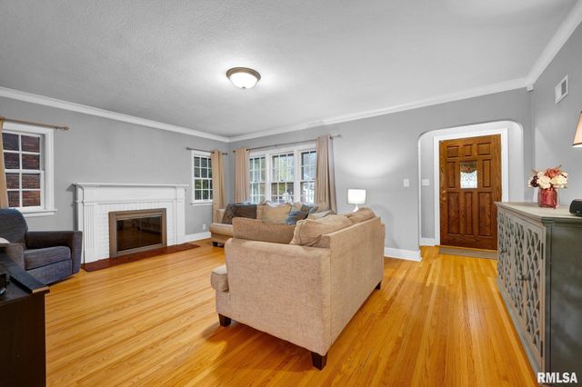 405 W FORREST HILL Avenue, Peoria, IL 61604
