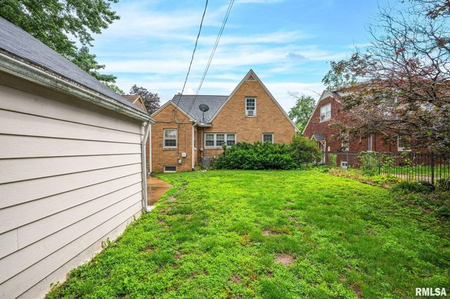 405 W FORREST HILL Avenue, Peoria, IL 61604