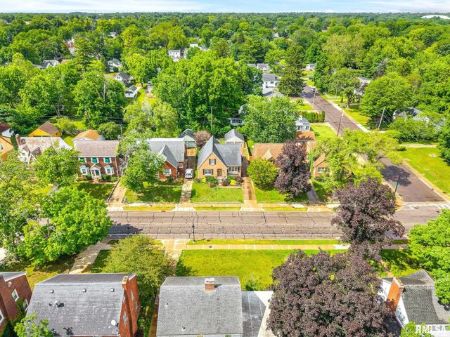 405 W FORREST HILL Avenue, Peoria, IL 61604