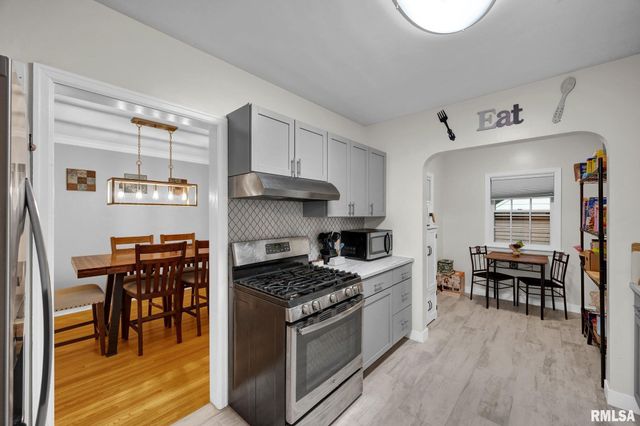 405 W FORREST HILL Avenue, Peoria, IL 61604