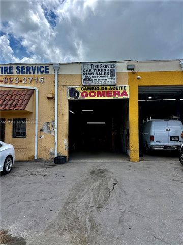 11750 NW 87th Pl, Hialeah Gardens, FL 33018