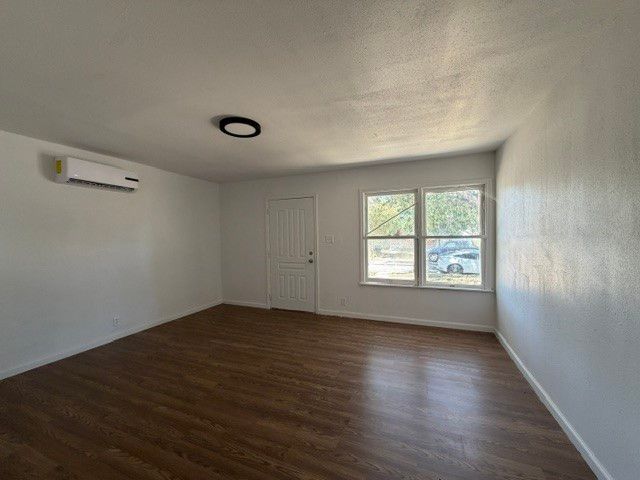 1701 Islla Dr, Corpus Christi, TX 78416