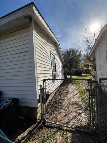 6657 Onyx Drive N, North Richland Hills, TX 76180