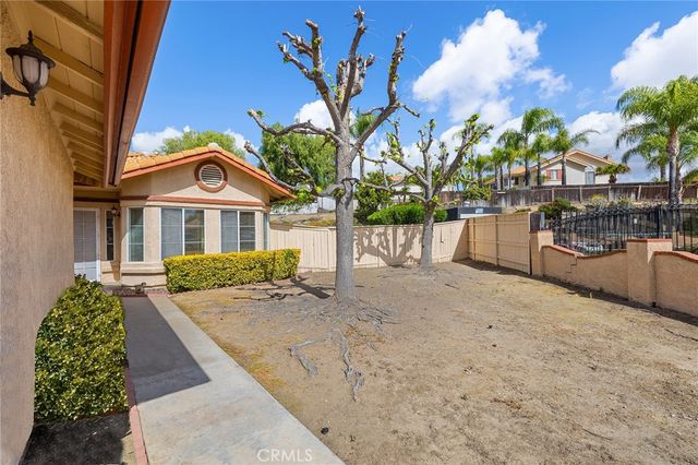 39555 Glenwood Court, Murrieta, CA 92563