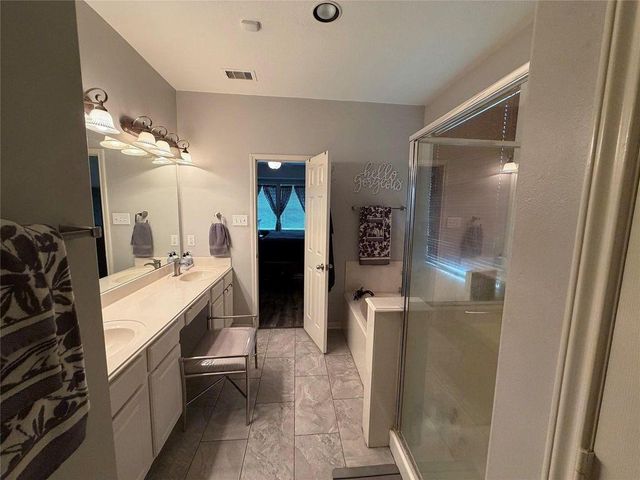 1702 Lansing Cove Drive, Fresno, TX 77545